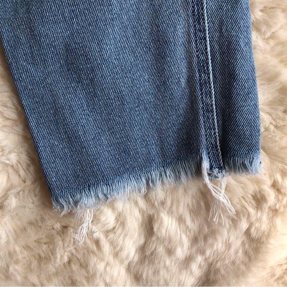 ❗️LAST CHANCE❗️HOLLISTER Ultra High Rise Distressed Mom Jeans - Size 25 - Picture 6 of 6